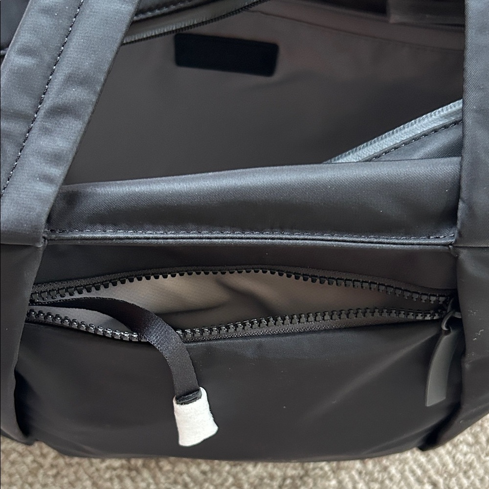 Tumi Auburne tote  Bag - Picture 3 of 7